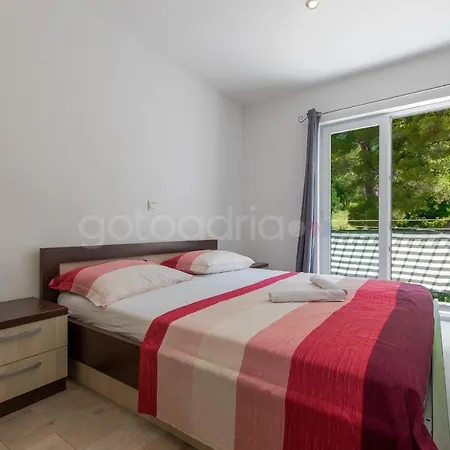 Vesna With Balcony & Free Parking Appartement *